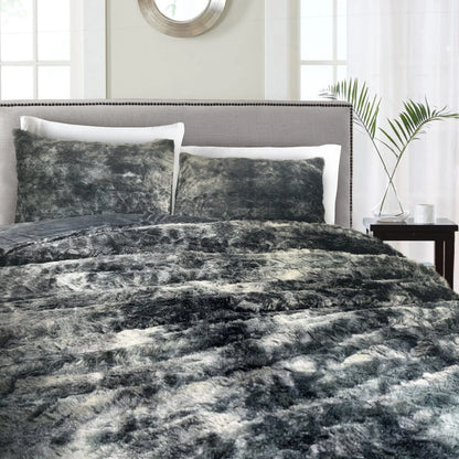 Wonderful Velvet 3 Piece Quilt Set