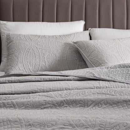 Luxurious Pinsonic Medallion Microfiber Quilt Set With Shams