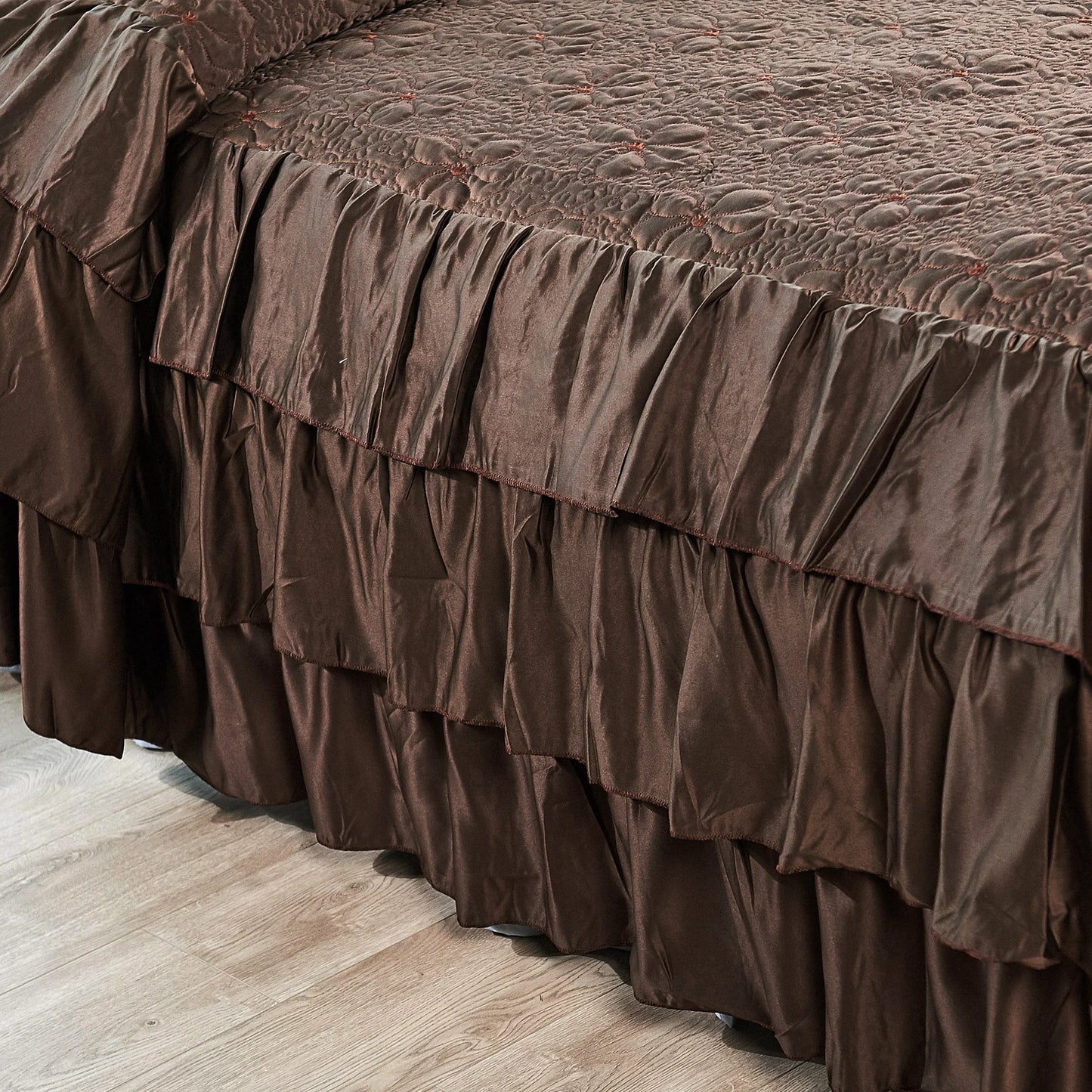 Serent Matte Satin Ruffle Bedspread Set