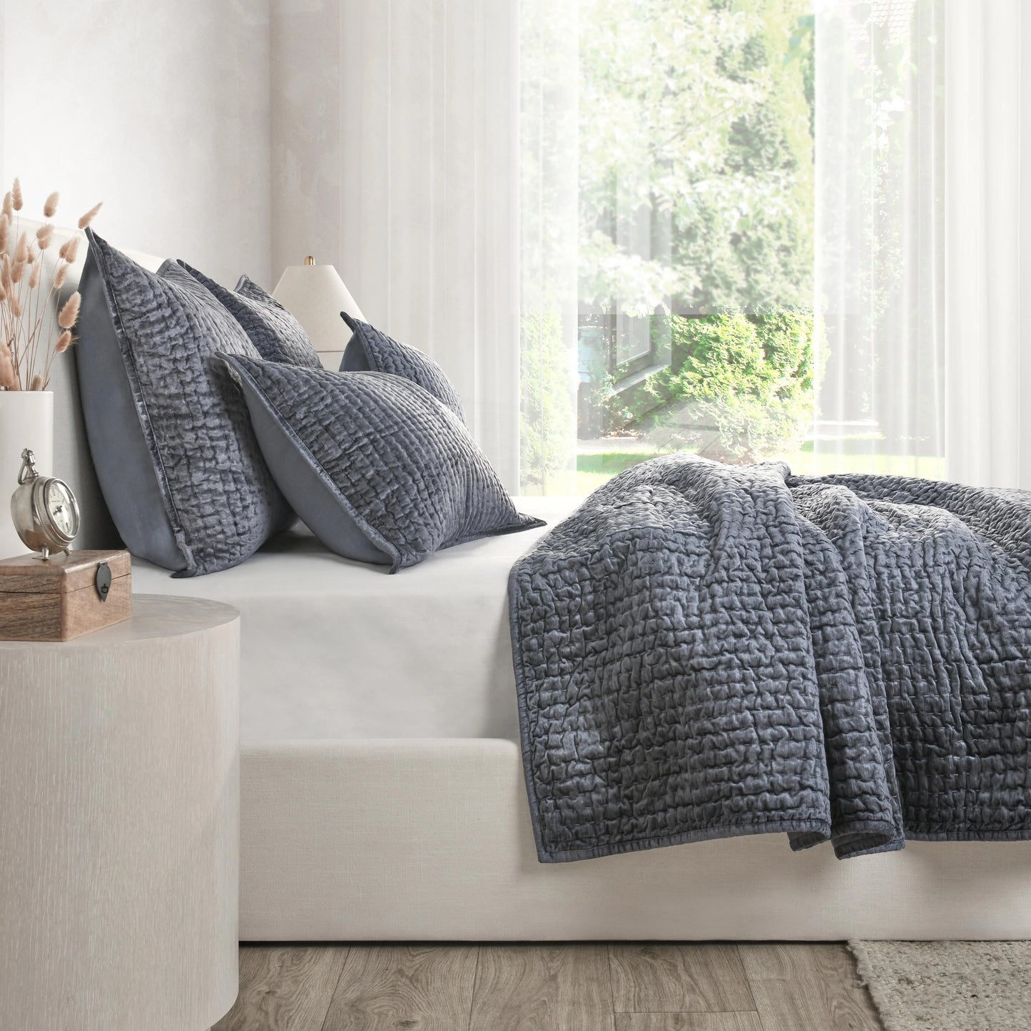 Dimitry 100% Rayon Velvet Quilt by Kosas Home