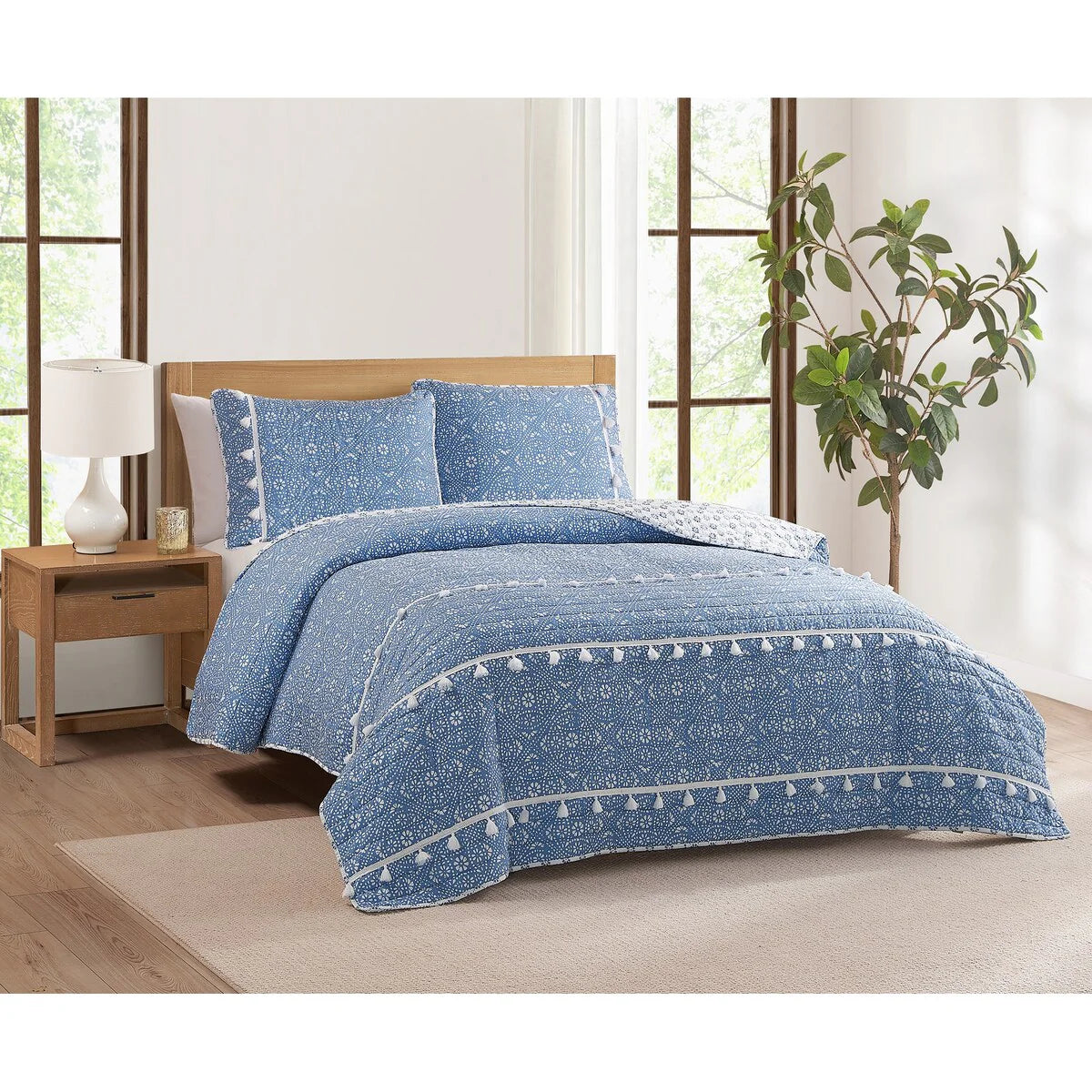 DESIGN STUDIO Pasadena Medallion Soft Reversible Microfiber Quilt Set