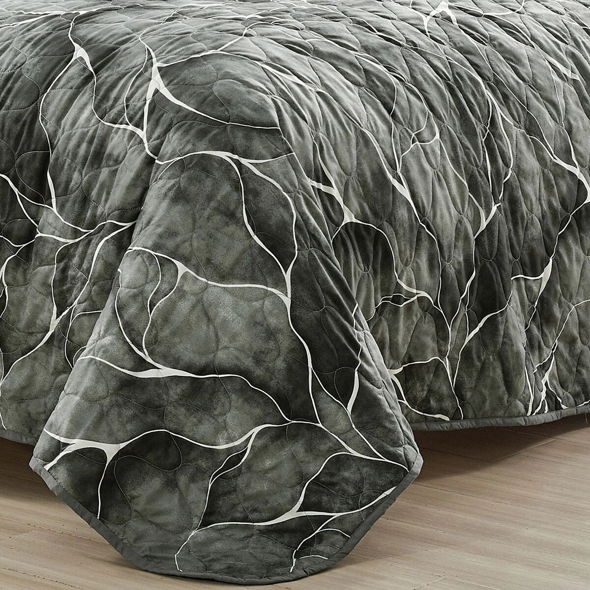 Arelli Luxury 3 Piece Bedspread