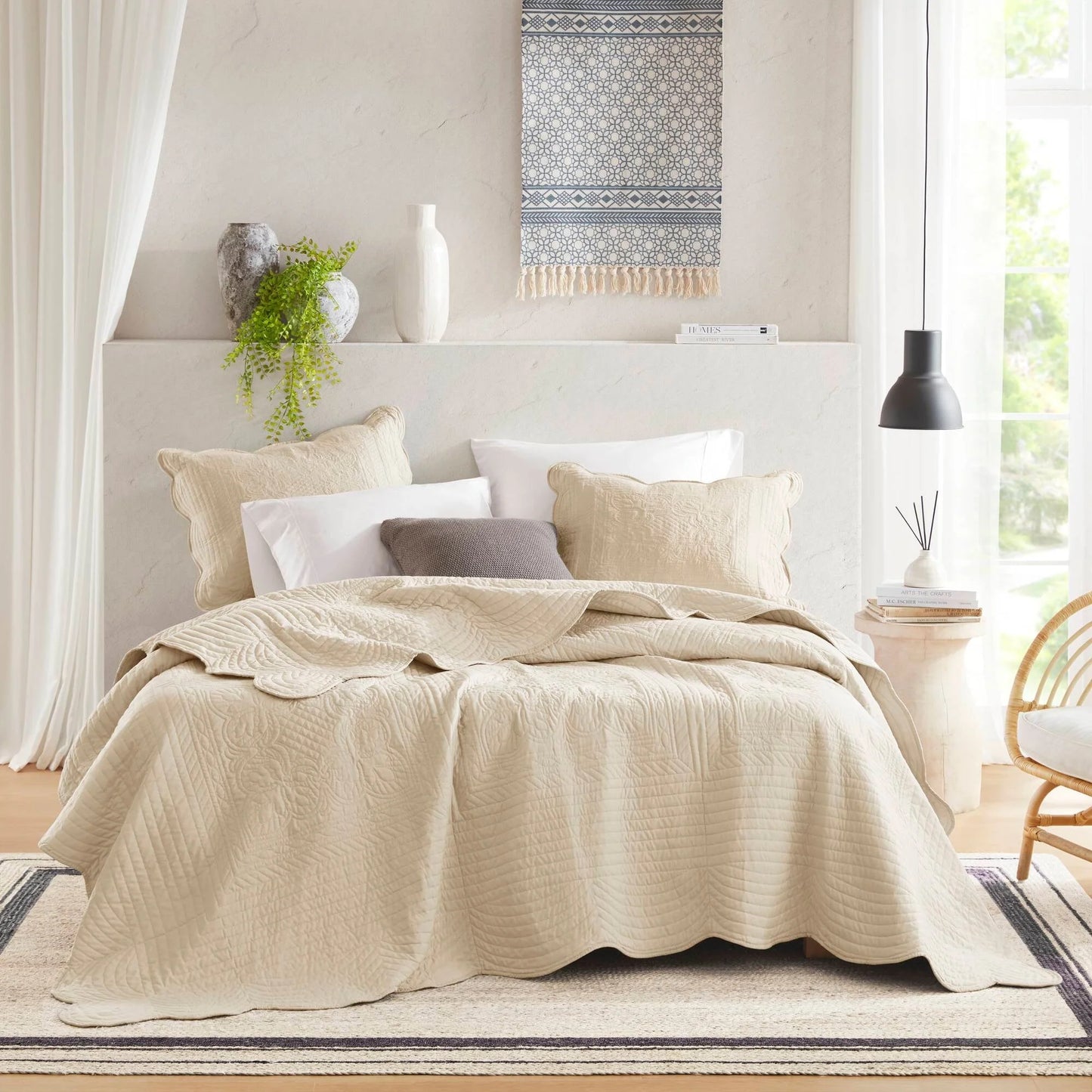 Madison Park Marino 3 Piece Reversible Scalloped Edge Quilt Set