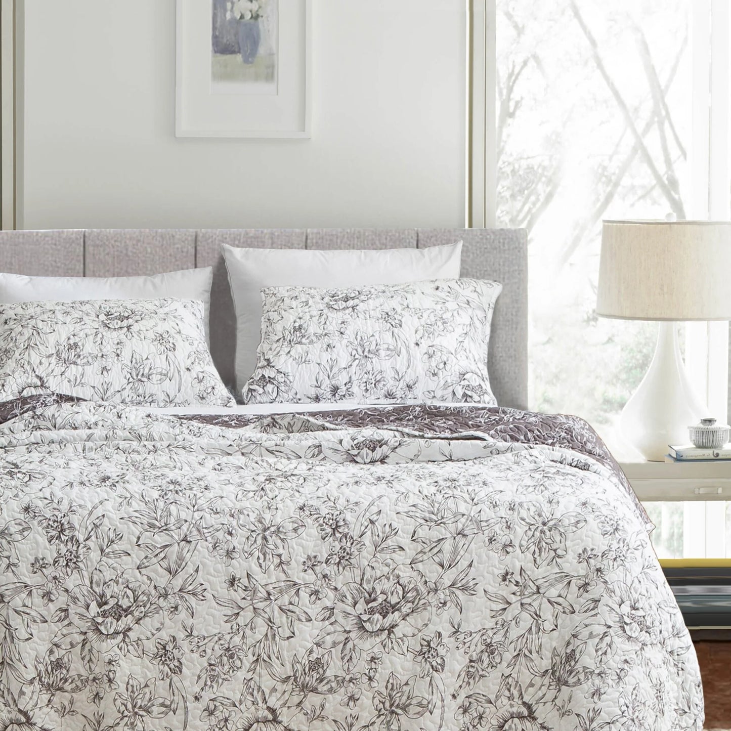 Wonderful Sophia Lightweight Floral Quilt Set
