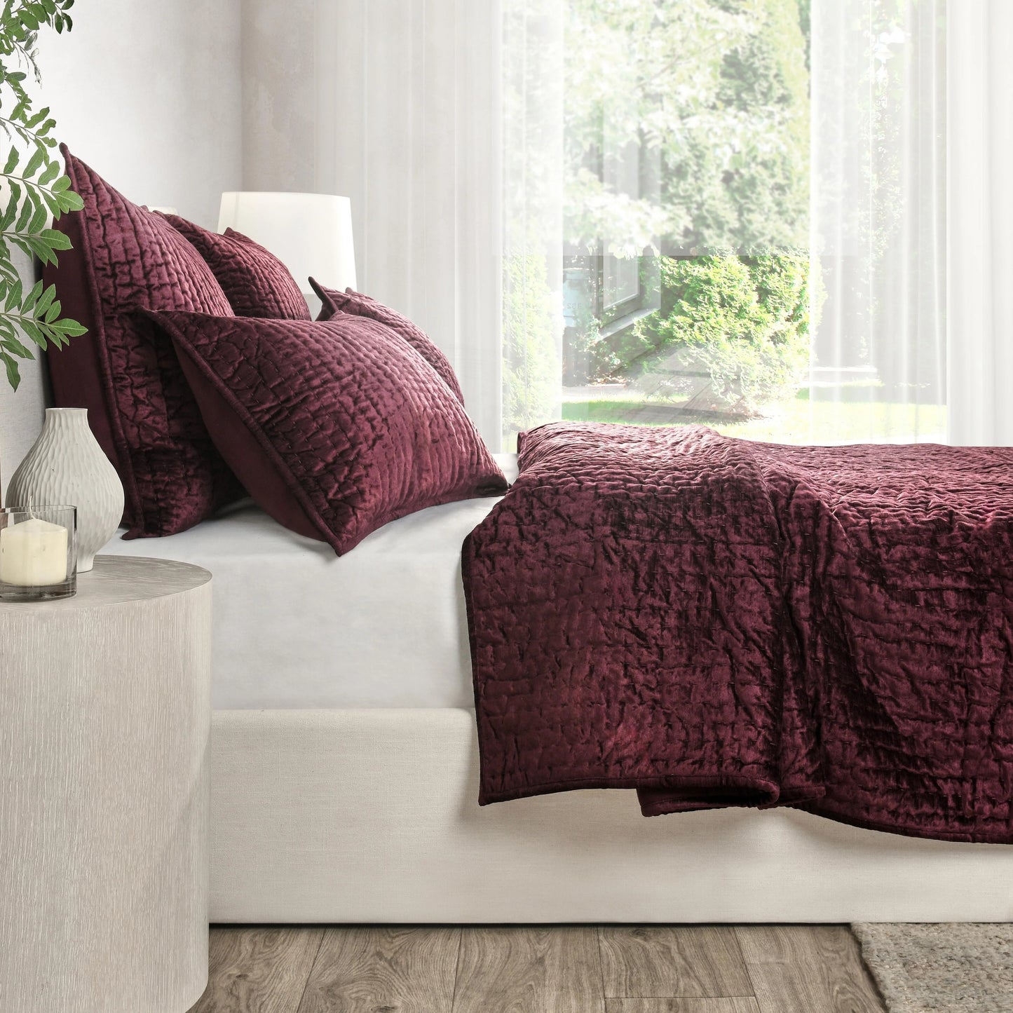 Dimitry 100% Rayon Velvet Quilt by Kosas Home