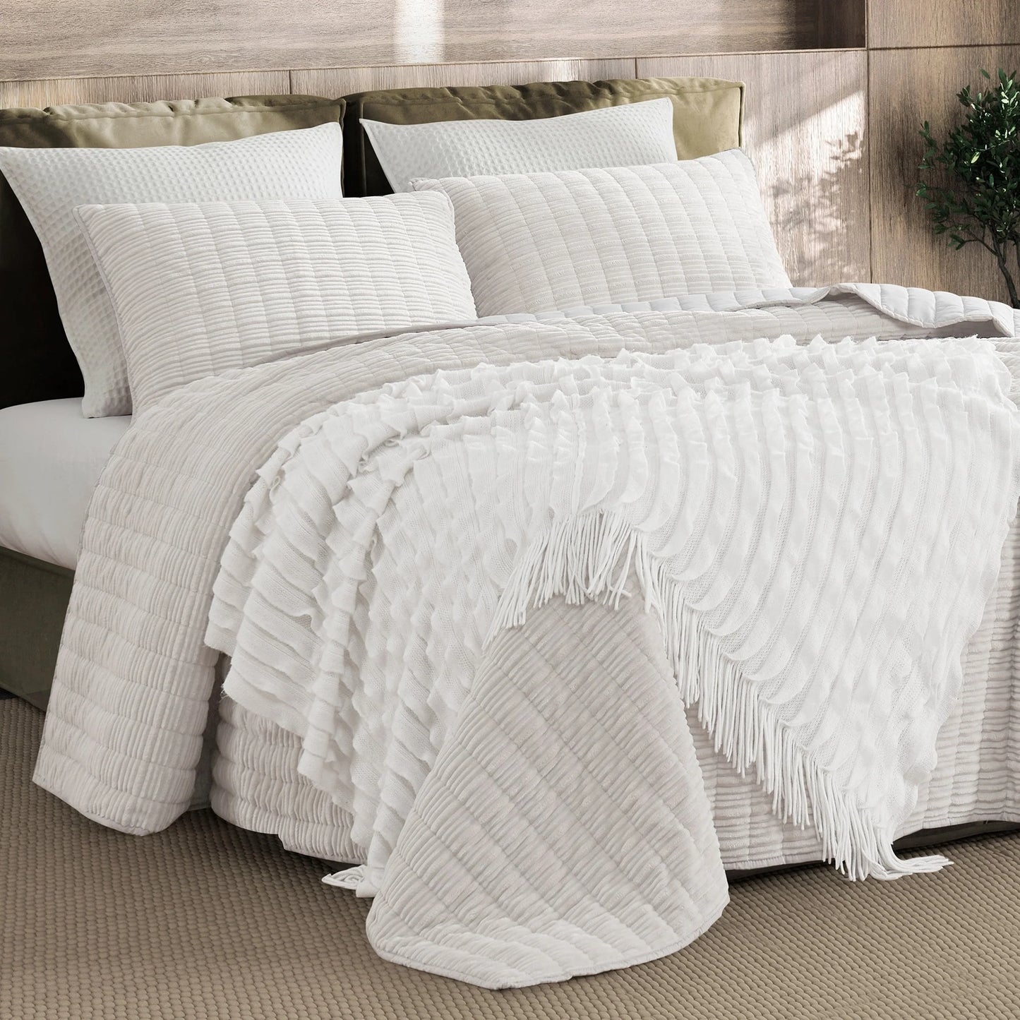 Wonderful Velvet 3 Piece Quilt Set