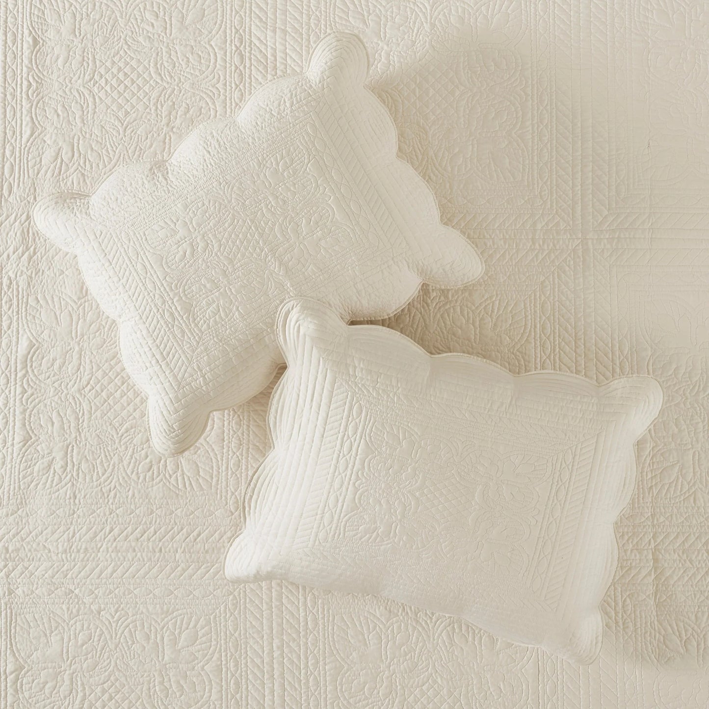 Madison Park Marino 3 Piece Reversible Scalloped Edge Quilt Set