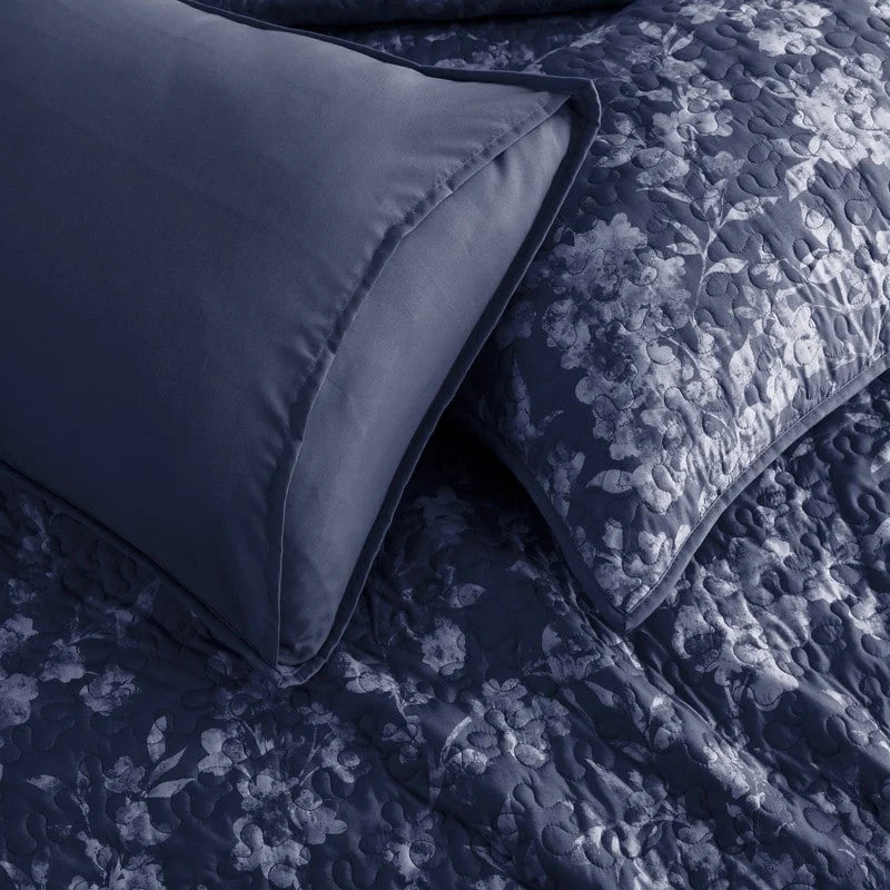 Wonderful Sophia Lightweight Floral Quilt Set