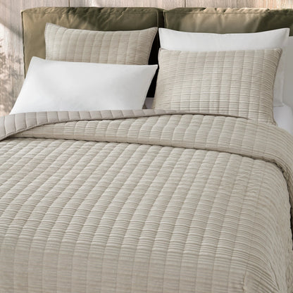 Wonderful Velvet 3 Piece Quilt Set
