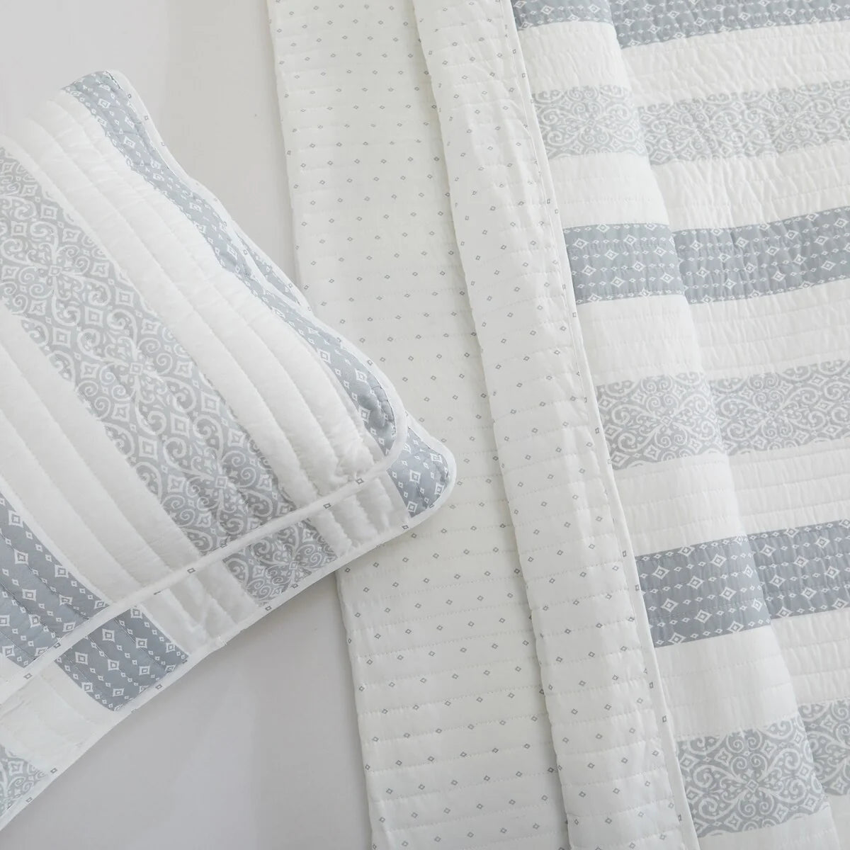 Premium Patterned Stripe Design Microfiber Quilt Set With Shams