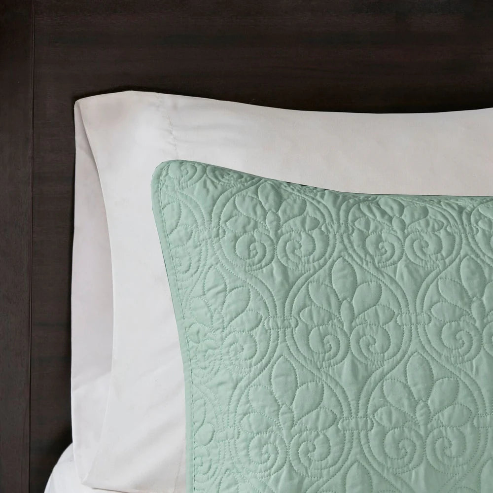 Madison Park Mansfield Reversible Quilt Set