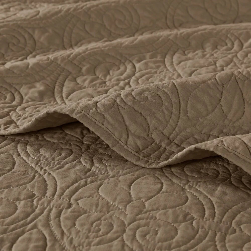 Madison Park Mansfield Reversible Quilt Set