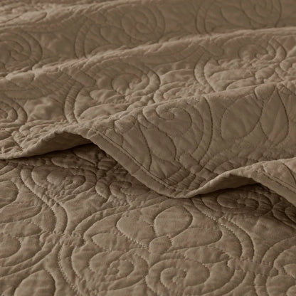 Madison Park Mansfield Reversible Quilt Set