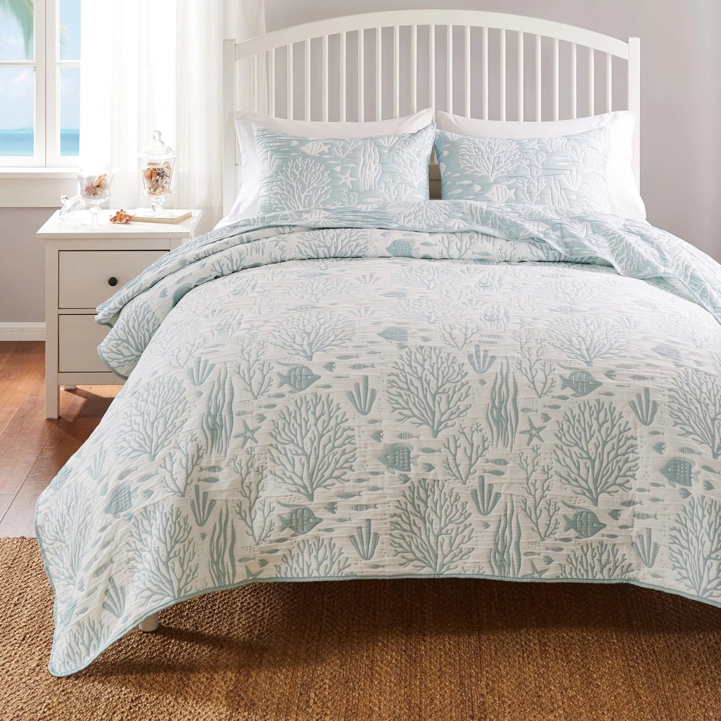Greenland Home Coastal Paradise Jacquard Woven Reversible Matelassé Coverlet Set