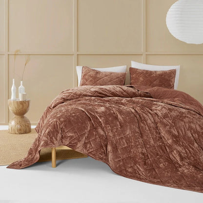 Wonderful Diamond Velvet 3 Piece Quilt Set
