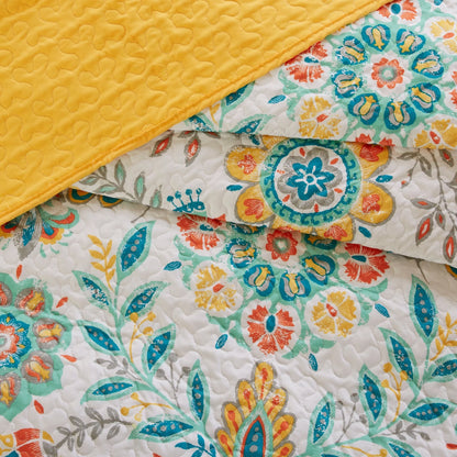 Intelligent Design Mona Reversible Quilt Set with Throw Pillows