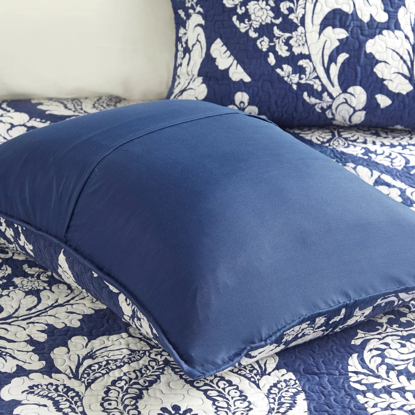 Madison Park Marcella 6 Piece Printed Cotton Quilt Set with Throw Pillows