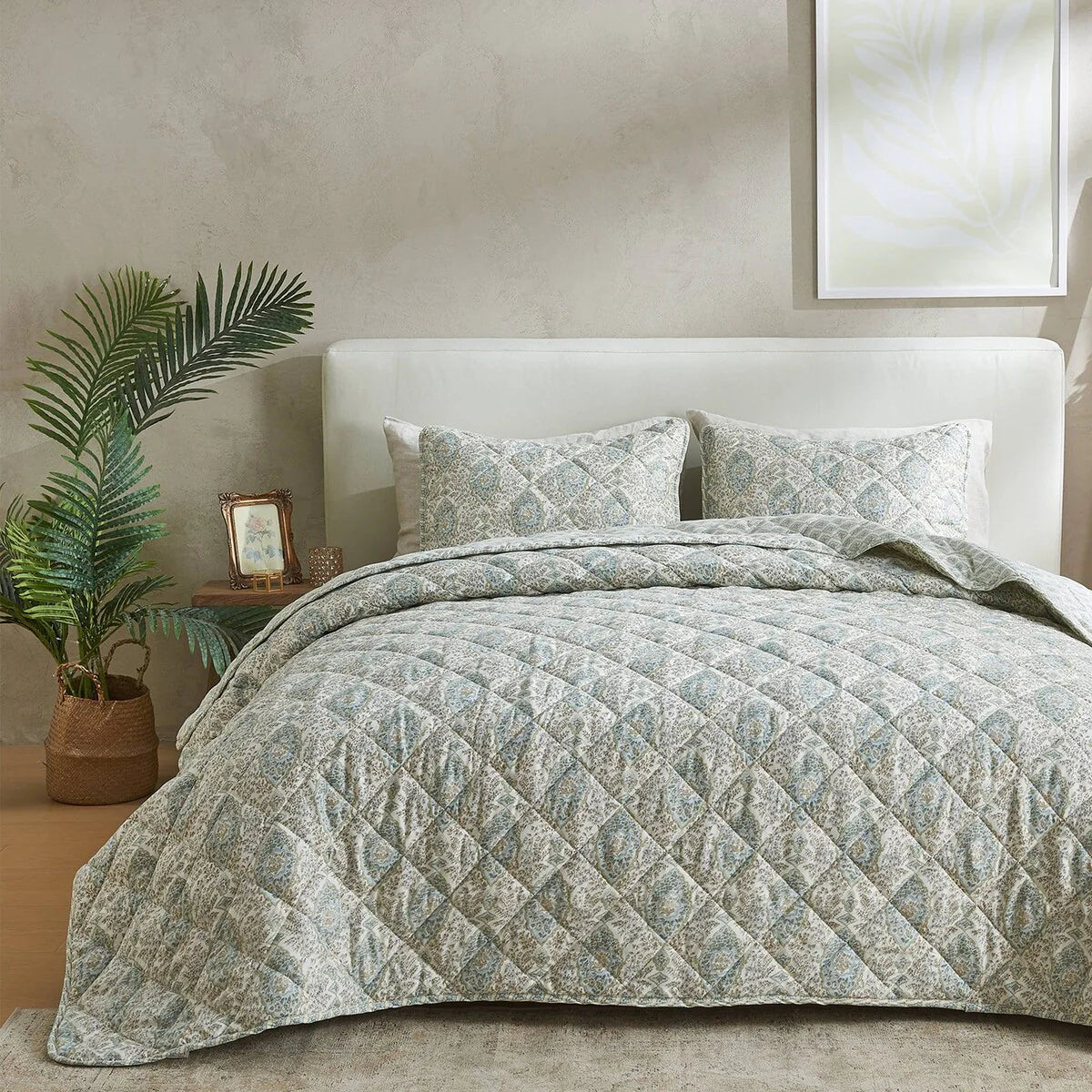 Patina Vie Maison Vintage Floral Printed Quilt Set with Shams