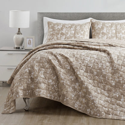 Wonderful Sophia Lightweight Floral Quilt Set
