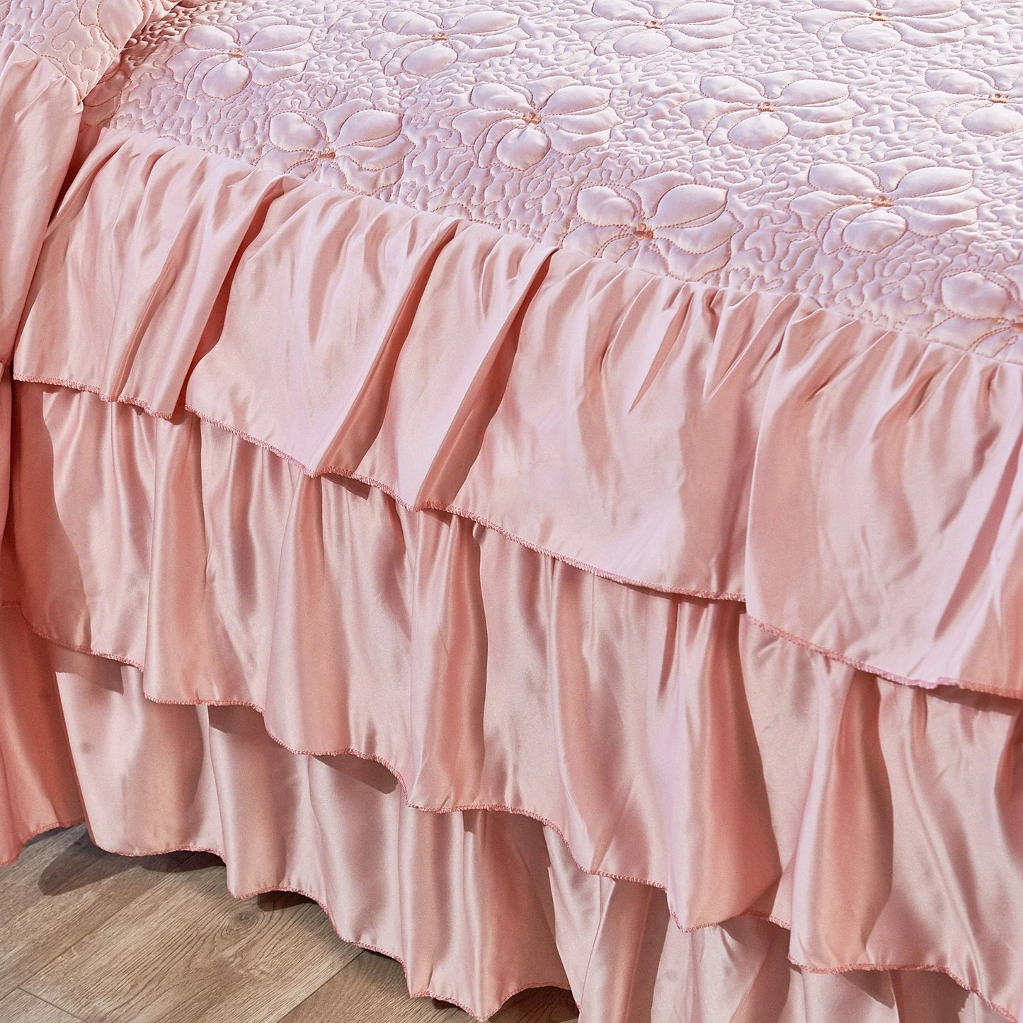 Serent Matte Satin Ruffle Bedspread Set