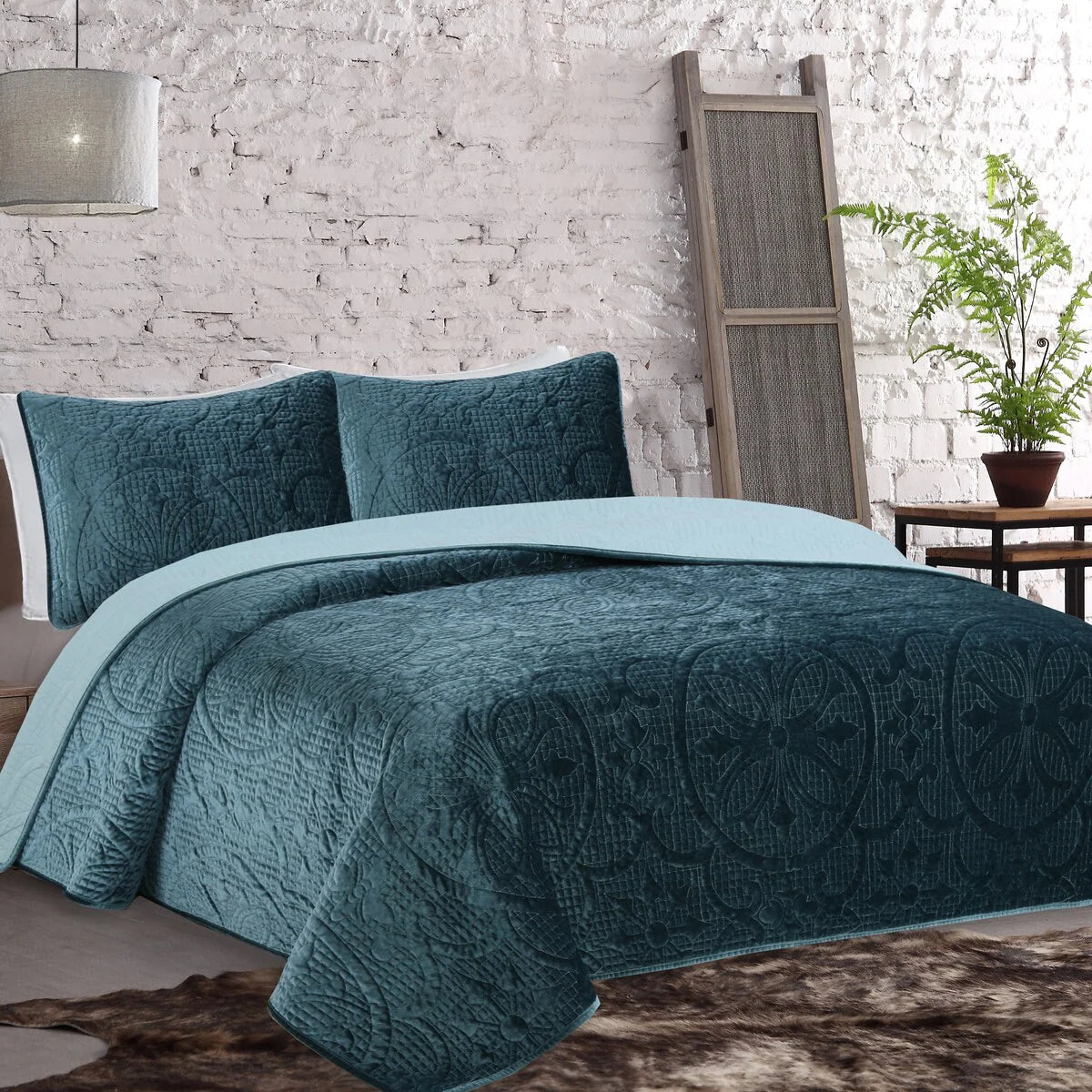Estate Collection Joanna Velvet Quilt Set