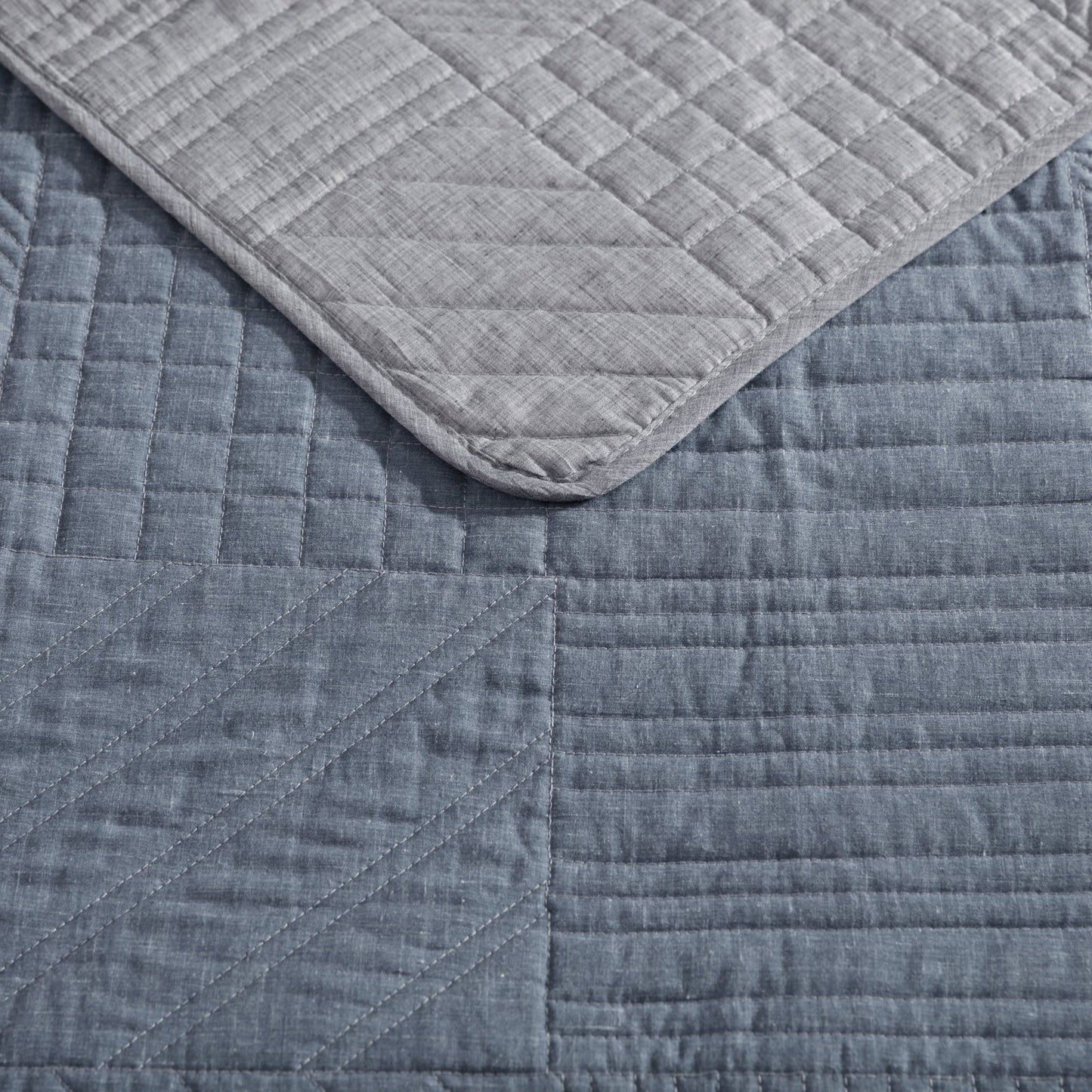 Eddie Bauer Hidden Lake Reversible Quilt Set