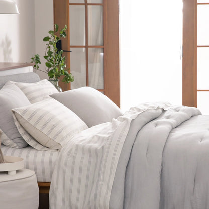 Wonderful Velvet 3 Piece Quilt Set