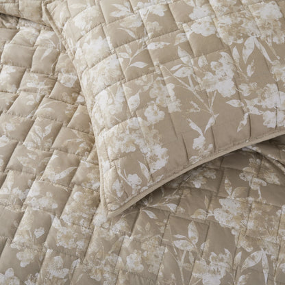 Wonderful Sophia Lightweight Floral Quilt Set