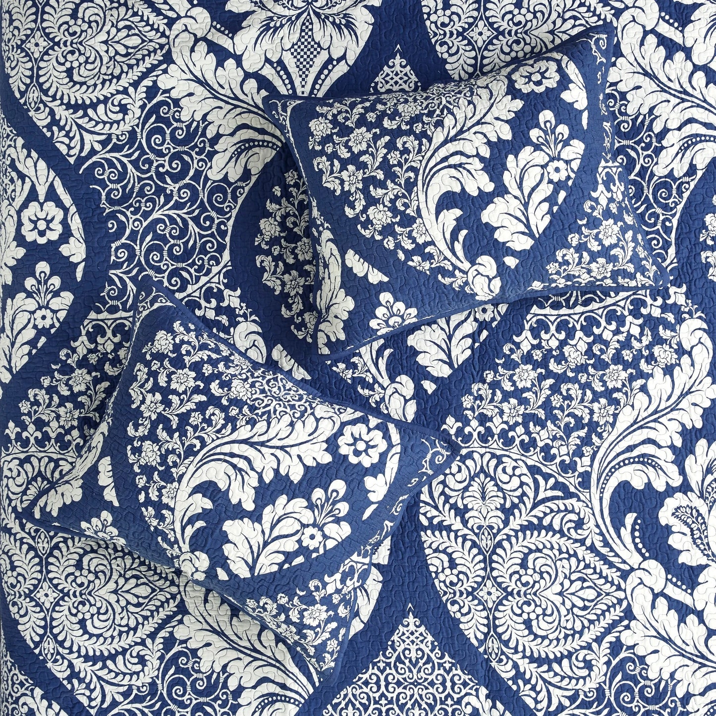 Madison Park Marcella 6 Piece Printed Cotton Quilt Set with Throw Pillows