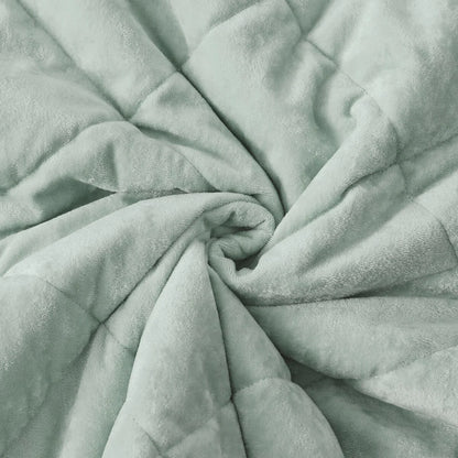 Wonderful Diamond Velvet 3 Piece Quilt Set