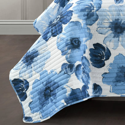 Levine Reversible Floral/ Damask 3-piece Quilt Set