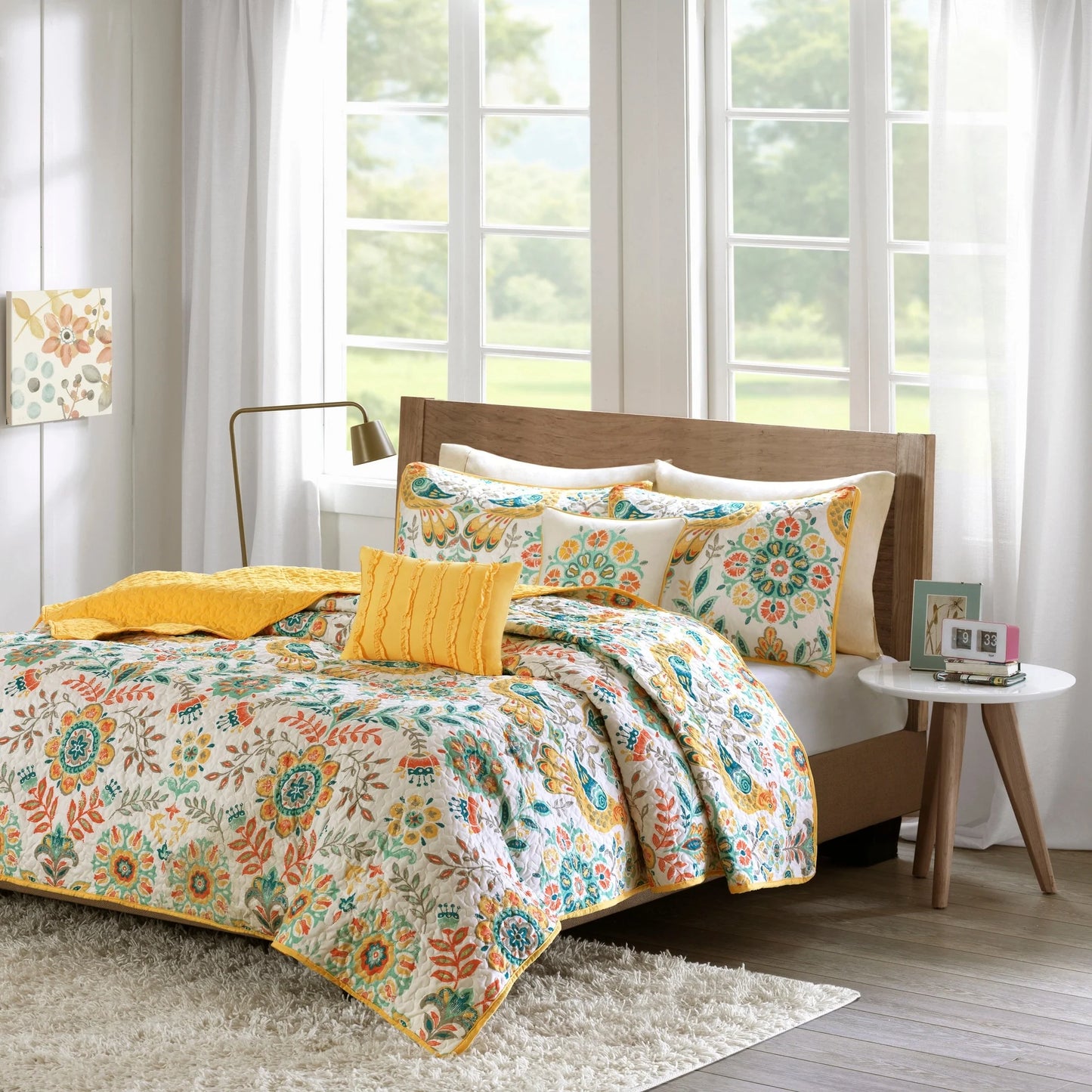 Intelligent Design Mona Reversible Quilt Set with Throw Pillows
