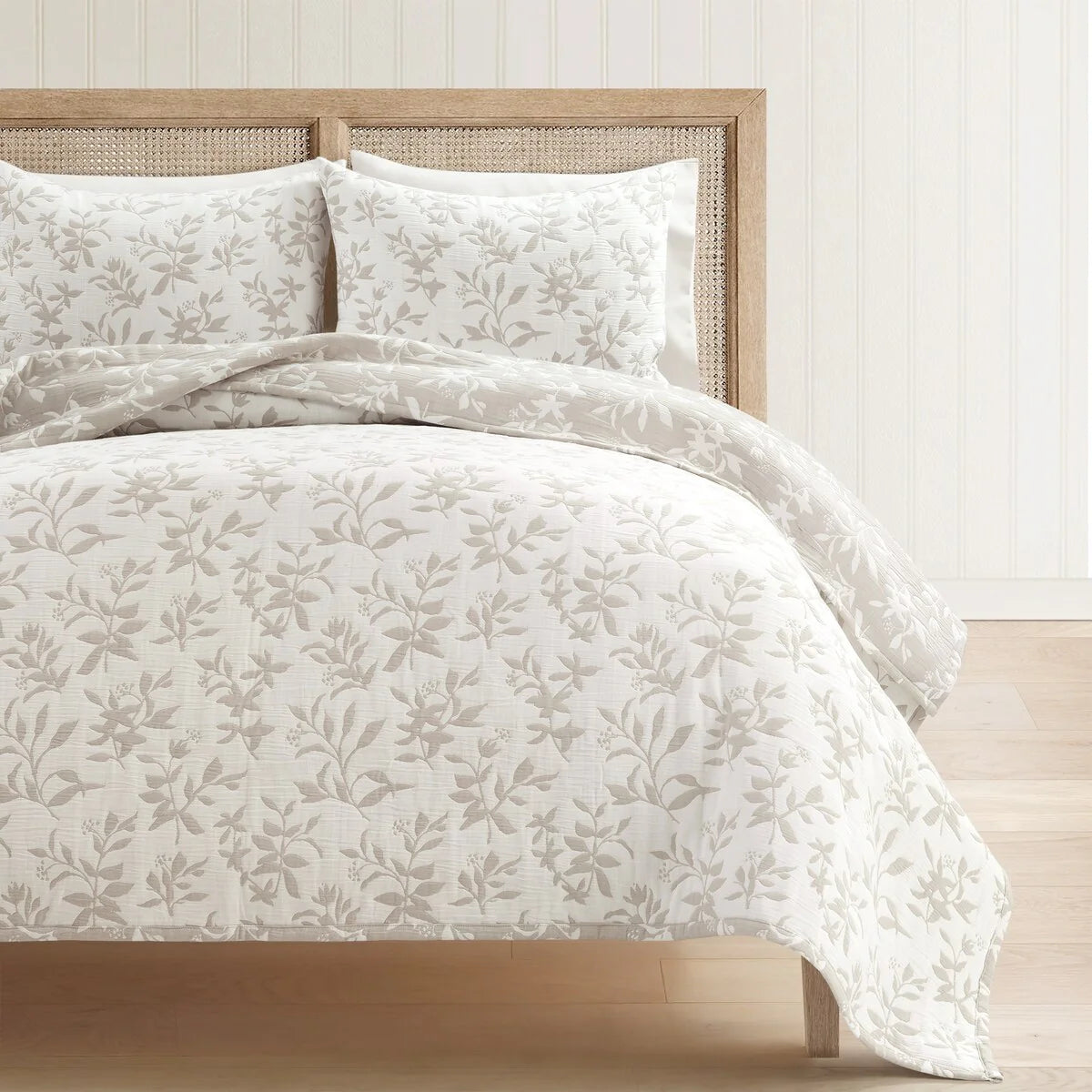 Lush Decor Floral Jacquard Reversible Soft Matelasse Quilt 3-Piece Set