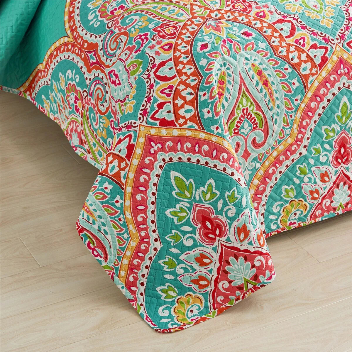3 Piece European Gorgeous Floral Quilt Set Reversible Bedspread