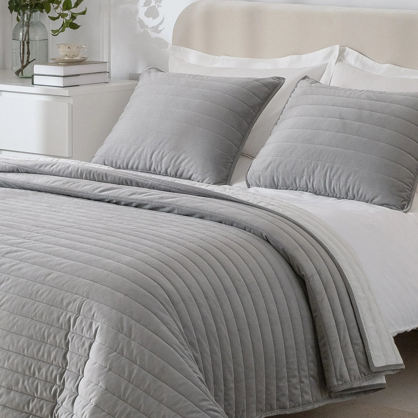 Wonderful Velvet 3 Piece Quilt Set