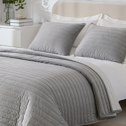 Wonderful Velvet 3 Piece Quilt Set
