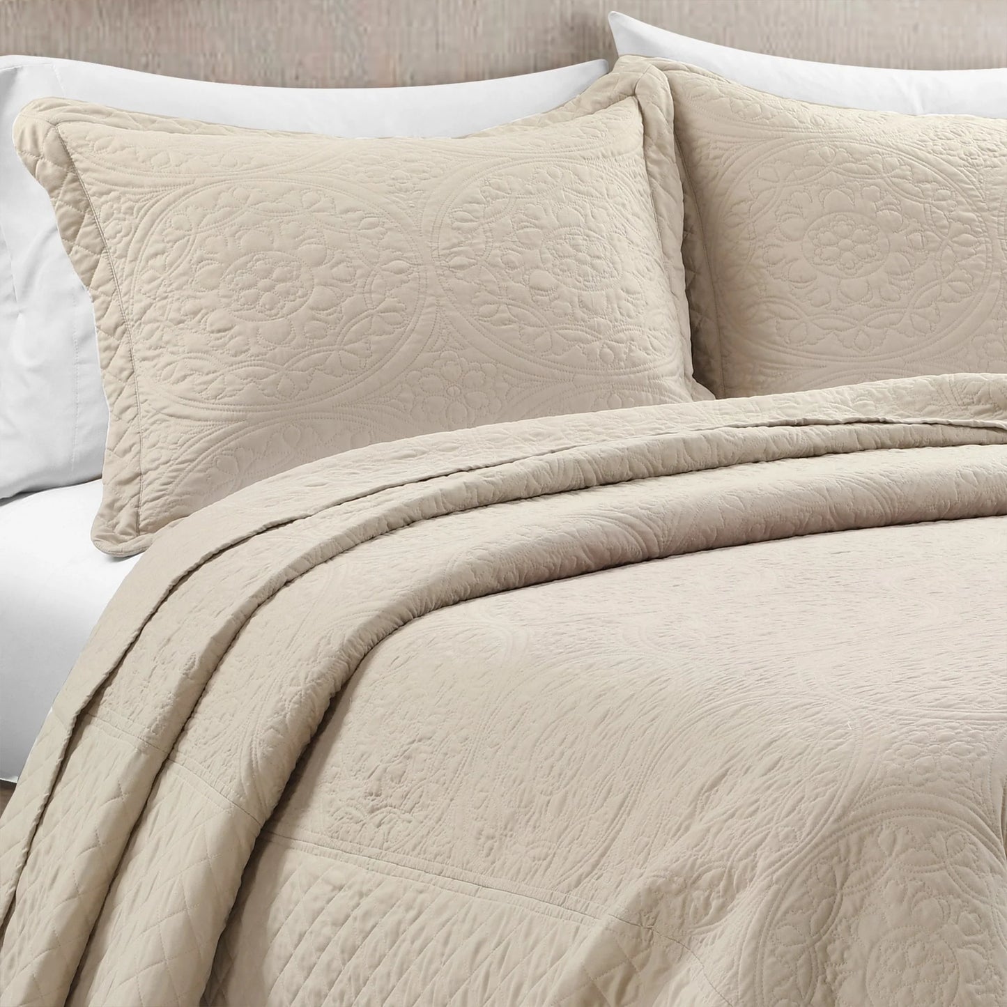 Lush Decor Medallion Scallop Bedspread Set