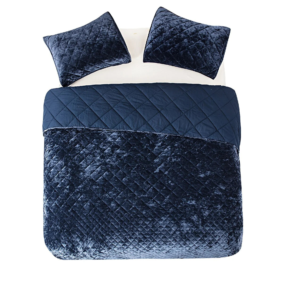 Wonderful Diamond Velvet 3 Piece Quilt Set