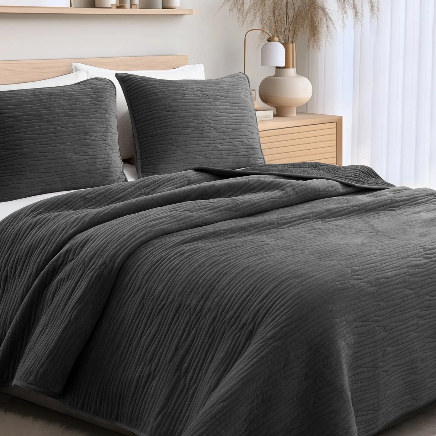 Wonderful Velvet 3 Piece Quilt Set