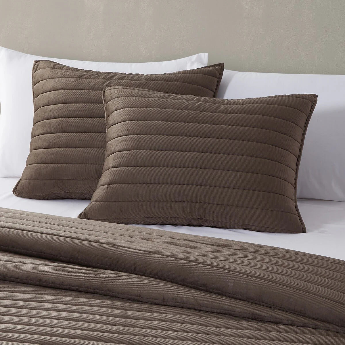Valencia Quilt Set