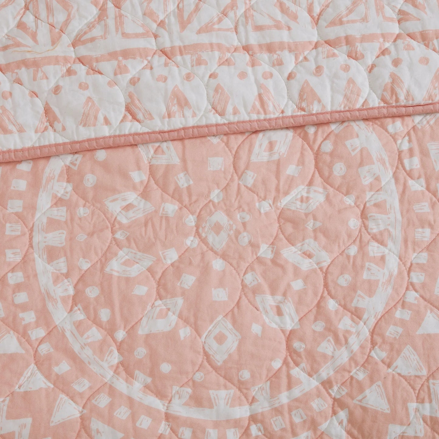 Intelligent Design Cora 7 Piece Reversible Cotton Quilt Set with Euro Shams and Thrwo Pillows