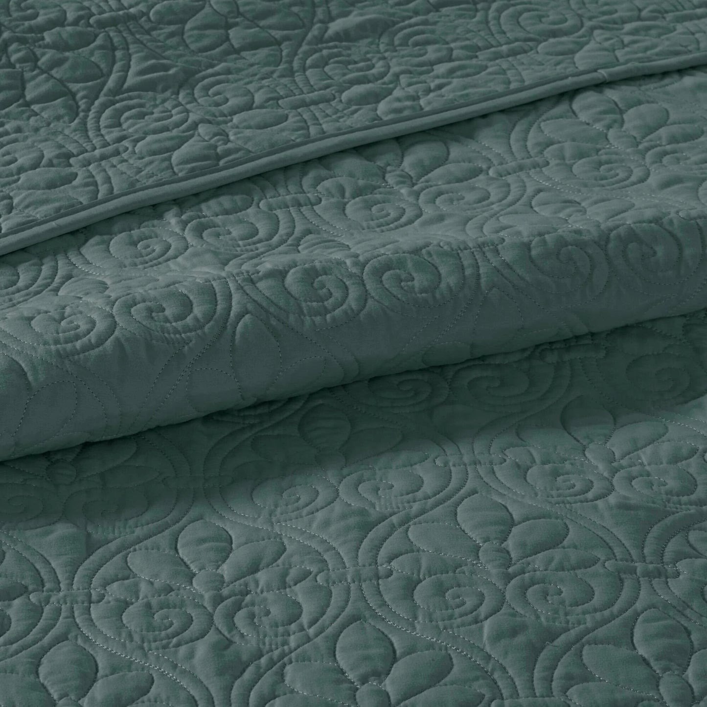 Madison Park Mansfield Reversible Quilt Set