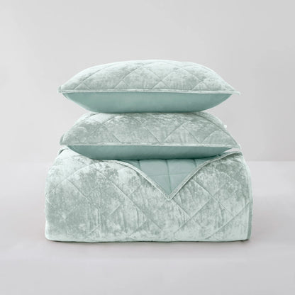 Wonderful Diamond Velvet 3 Piece Quilt Set