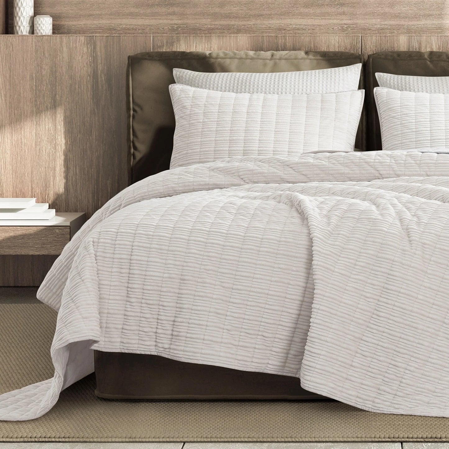Wonderful Velvet 3 Piece Quilt Set