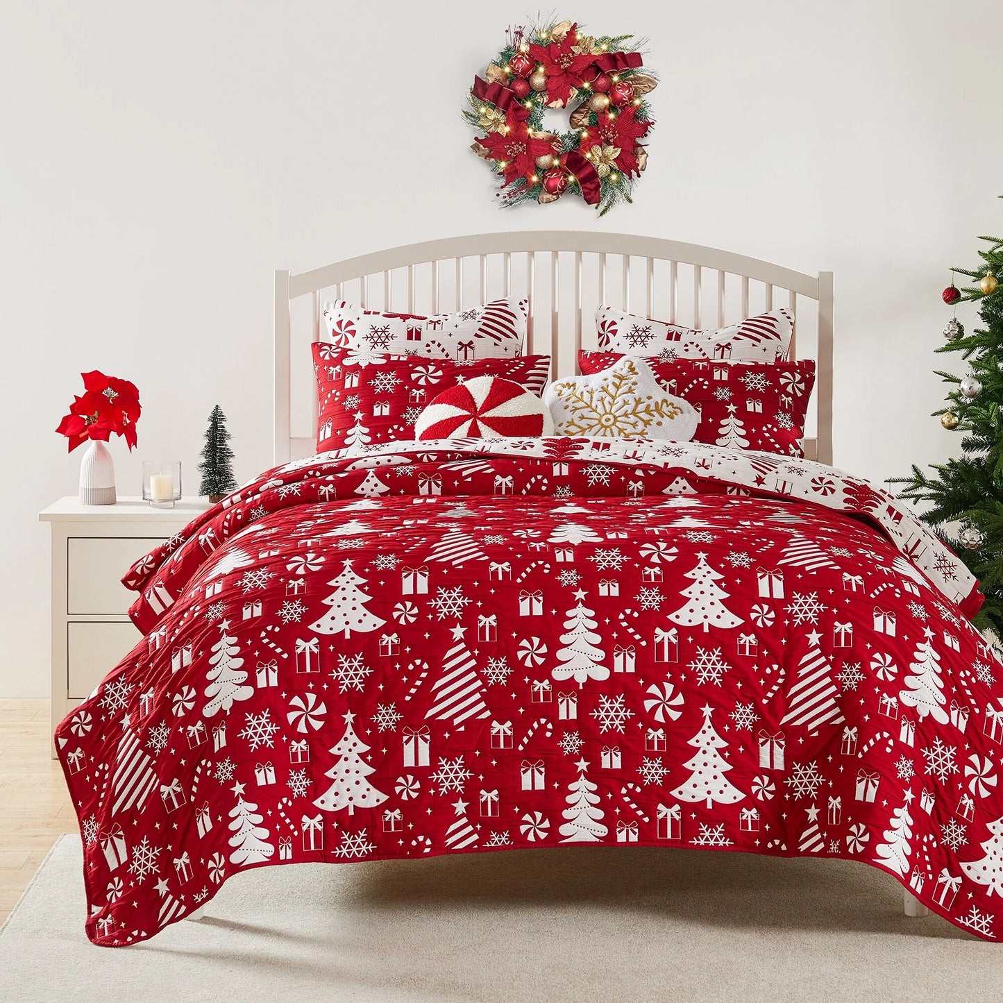 Greenland Home Novelty Holiday Reversible Matelassé Coverlet Set