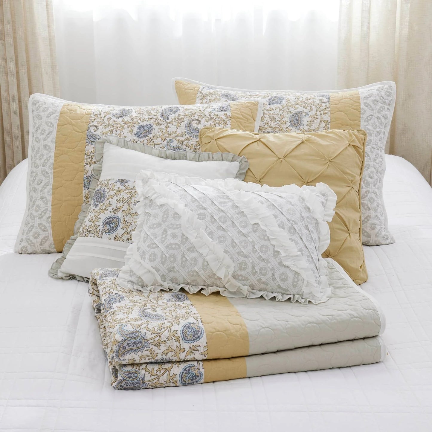 Madison Park Vanessa 6 Piece Cotton Percale Quilt Set with Throw Pillows