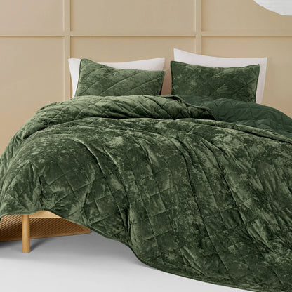 Wonderful Diamond Velvet 3 Piece Quilt Set