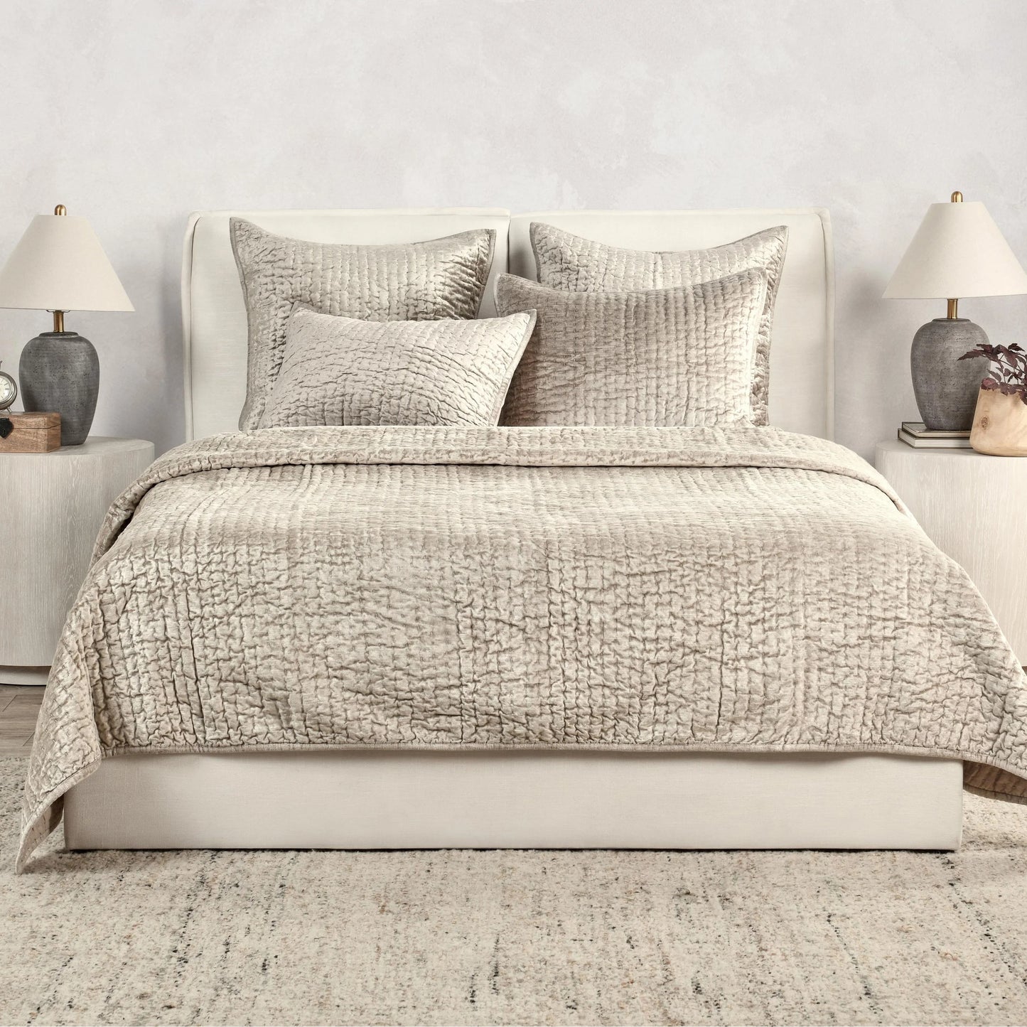 Dimitry 100% Rayon Velvet Quilt by Kosas Home