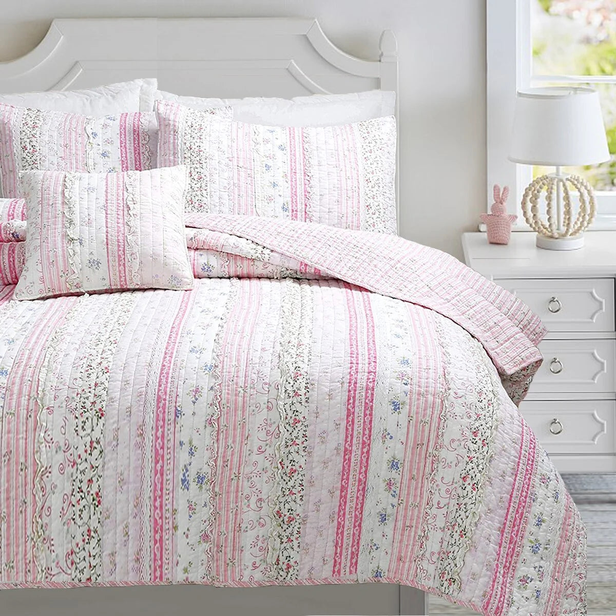 Porch & Den Gwinnett Chic Lace Quilt Bedding Set