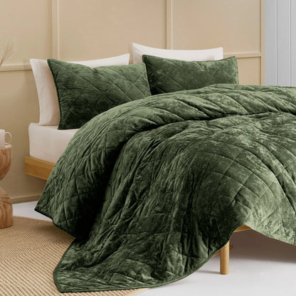 Wonderful Diamond Velvet 3 Piece Quilt Set